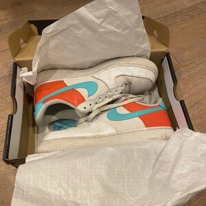 NIKEAir Force 1 Low SE Basketball Pins Light Aqua